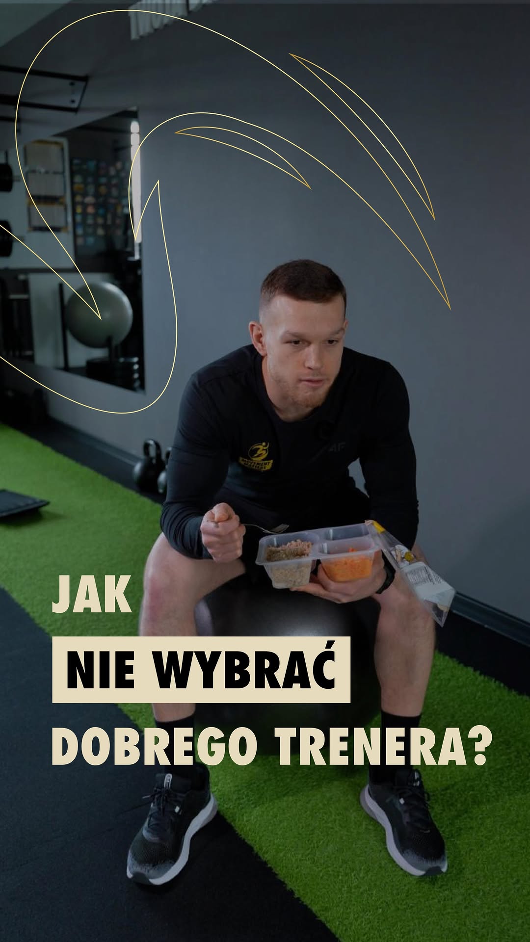 Trener personalny prowadzi trening podopiecznego w studiu Movement Matters w Rzeszowie